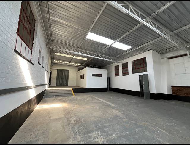 437M² WAREHOUSE TO LET IN SEBENZA